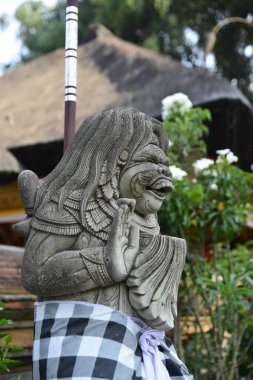 Endonezya 'daki tapınakta taş heykel 