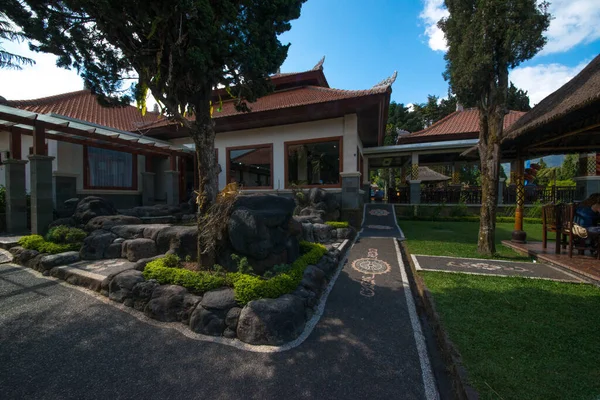 Templo Ulun Danu Beratan Durante Día Indonesia — Foto de Stock