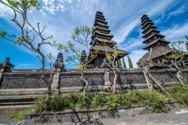Ubud 'daki Endonezya tapınağı Ulun Danu Beratan