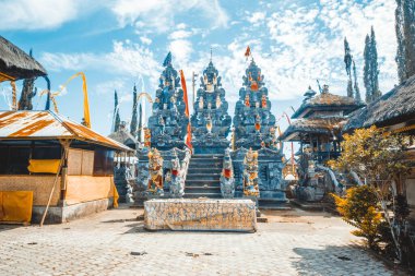 Ubud 'daki Endonezya tapınağı Ulun Danu Beratan