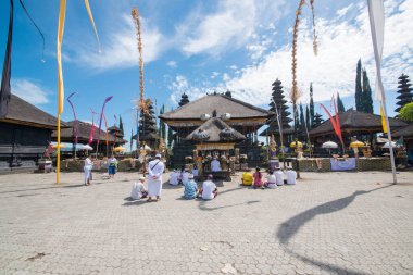 Ubud 'daki Endonezya tapınağı Ulun Danu Beratan