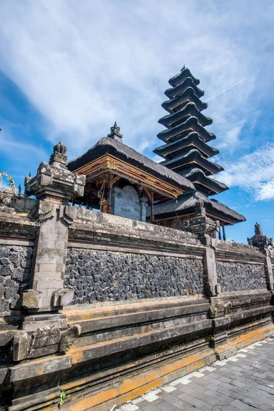 Храм Улунь Дану Бератан Днем Индонезия — стоковое фото