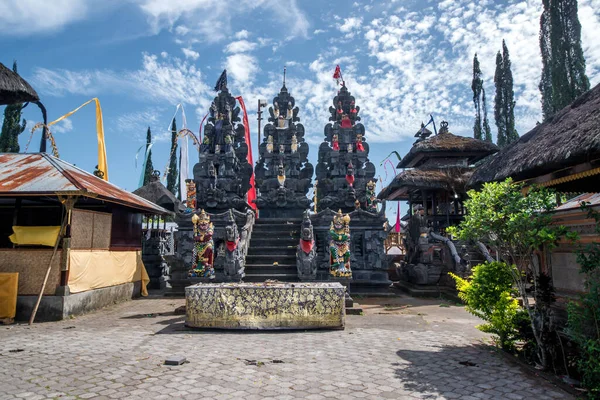 ウブドのインドネシアの寺院ウルン ベラタン — ストック写真