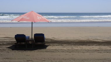 Gündüz vakti Endonezya, Dempasar 'da plaj ve deniz 