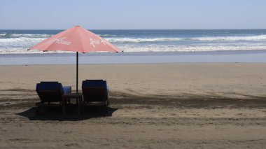 Gündüz vakti Endonezya, Dempasar 'da plaj ve deniz 