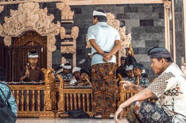 Endonezya, Dempasar 'da Padang Padang 