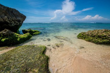 Endonezya 'daki Padang Padang plajı 
