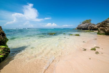 Endonezya 'daki Padang Padang plajı 