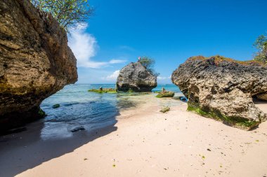 Padang Padang Plajı, Endonezya