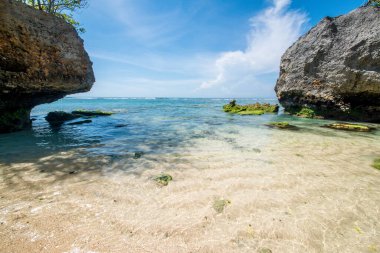 Padang Padang Plajı, Endonezya