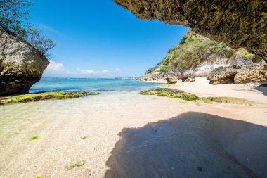 Padang Padang Plajı, Endonezya