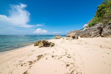 Padang Padang Plajı, Endonezya