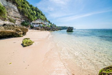 Padang Padang Plajı, Endonezya