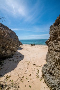 Padang Padang Plajı, Endonezya