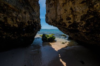 Padang Padang Plajı, Endonezya