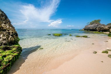 Padang Padang Plajı, Endonezya
