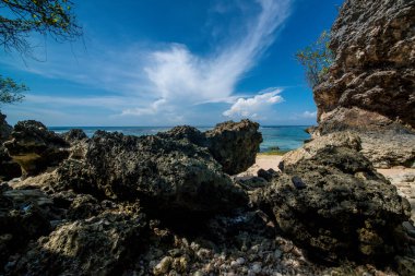 Padang Padang Plajı, Endonezya