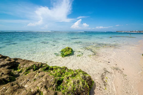 Padang Padang Plajı, Endonezya