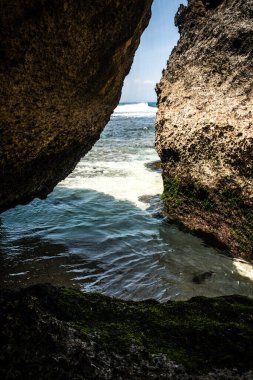 Padang Padang Plajı, Endonezya