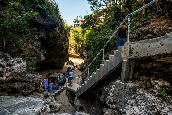 Dempasar, Endonezya 'daki Uluwatu Sahili