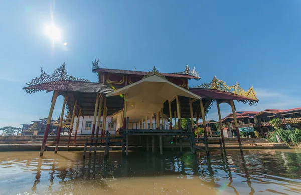 Myanmar 'da göl manzarası