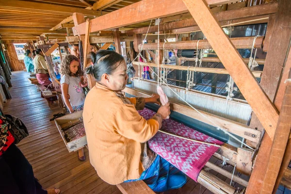 People Working Handloom Workshop Royalty Free Stock Photos