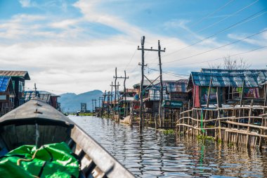 Myanmar 'da göl manzarası