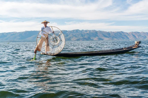 Bateau Avec Pêcheurs Lac Inle Myanmar — Photo