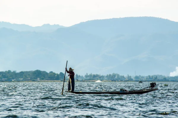 Pescatori Asiatici Che Lavorano Lago Inle Myanmar — Foto Stock