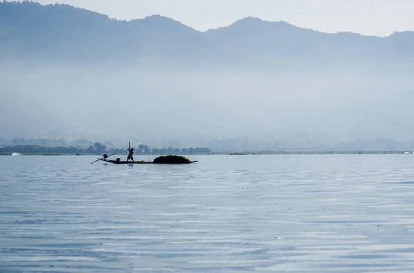 Vista Panoramica Con Persone Barca Lago Inle Myanmar — Foto Stock