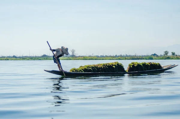 Persone Barca Lago Inle Myanmar — Foto Stock