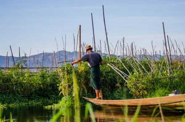 Persone Barca Lago Inle Myanmar — Foto Stock