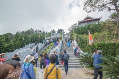 Vietnam 'da Sunworld Ba Na Hills Parkı' na bakan turistler, Da Nang