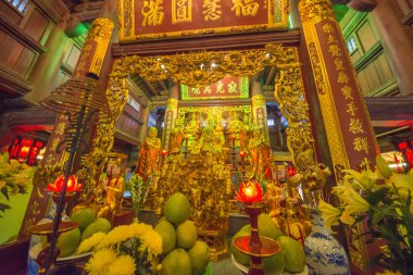 vientamese Budist tapınağının iç detayları