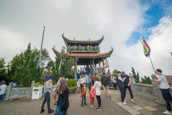 Turistas Olhando Para Sunworld Hills Park Vietnã Nang — Fotografia de Stock