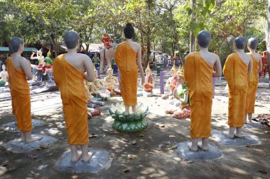 Tayland. Ang Tangası. Wat Muang Tapınağı.