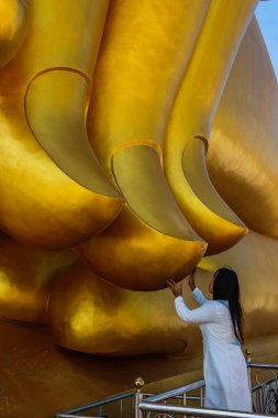 Tayland. Ang Tangası. Wat Muang Tapınağı manzarası.