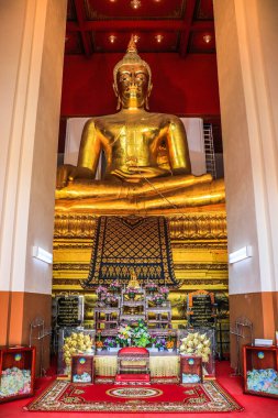 Tayland. Chiang Mai. Wat Chedi Luang Tapınağı