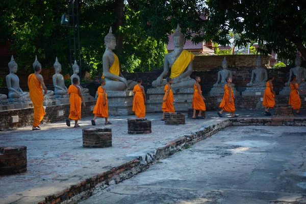 Tajlandia Ayutthayę Widok Wat Yai Chai Mongkhol Rozciągacz — Zdjęcie stockowe