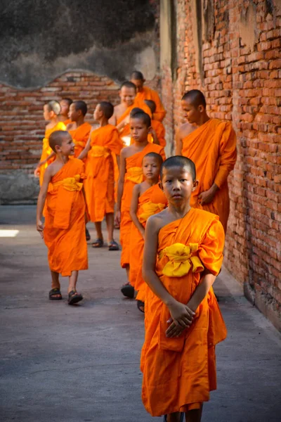 Tayland. Ayutthaya. Wat Yai Chai Mongkhol Tapınağı manzarası.
