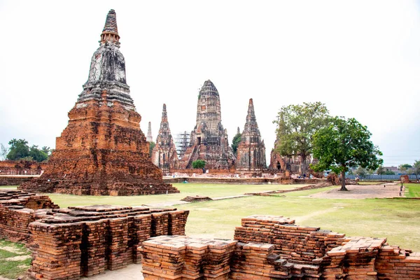 Thaimaassa Ayutthayaa Wat Chaiwatthanaram Temppeli — kuvapankkivalokuva