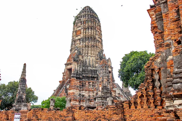 Thaimaassa Ayutthayaa Wat Chaiwatthanaram Temppeli — kuvapankkivalokuva
