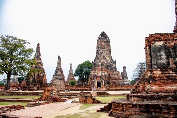 Thaimaassa Ayutthayaa Wat Chaiwatthanaram Temppeli — kuvapankkivalokuva