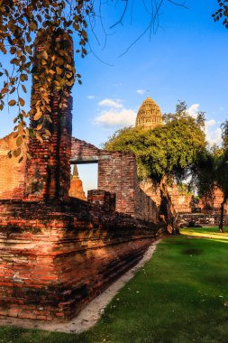 Tayland. Ayutthaya. Wat Ratcha Burana Tapınağı
