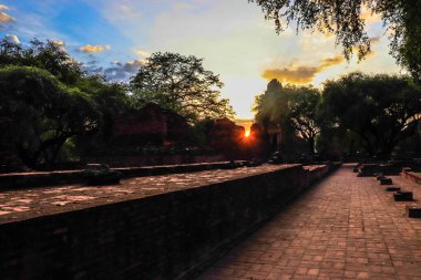 Tayland. Ayutthaya. Wat Ratcha Burana Tapınağı