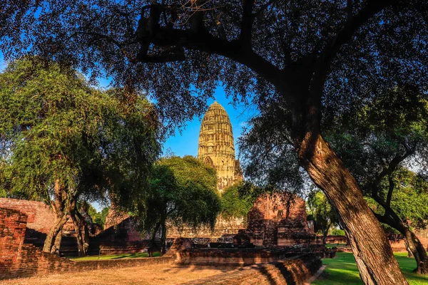 Ayutthaya Wat Ratcha Burana寺 — 图库照片