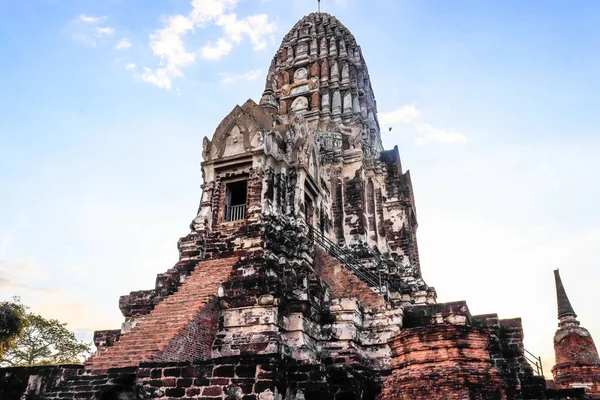 Thailanda Ayutthaya Templul Wat Ratcha Burana — Fotografie, imagine de stoc