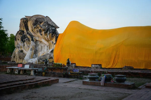 Tailandia Ayutthaya Templo Wat Lokayasutharam — Foto de Stock