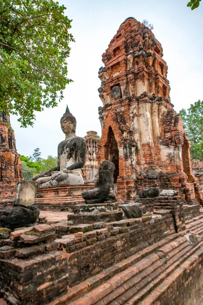 Templo Antigo Wat Mahathat Ayutthaya Tailândia — Fotografia de Stock