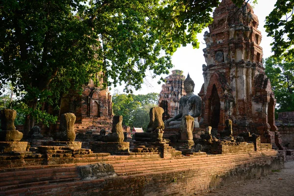 泰国Ayutthaya坐佛像 — 图库照片